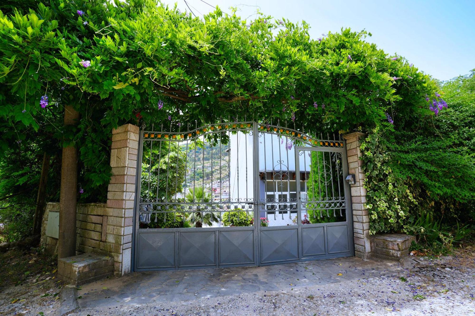 Vila Banushi Gjirokastër 외부 사진